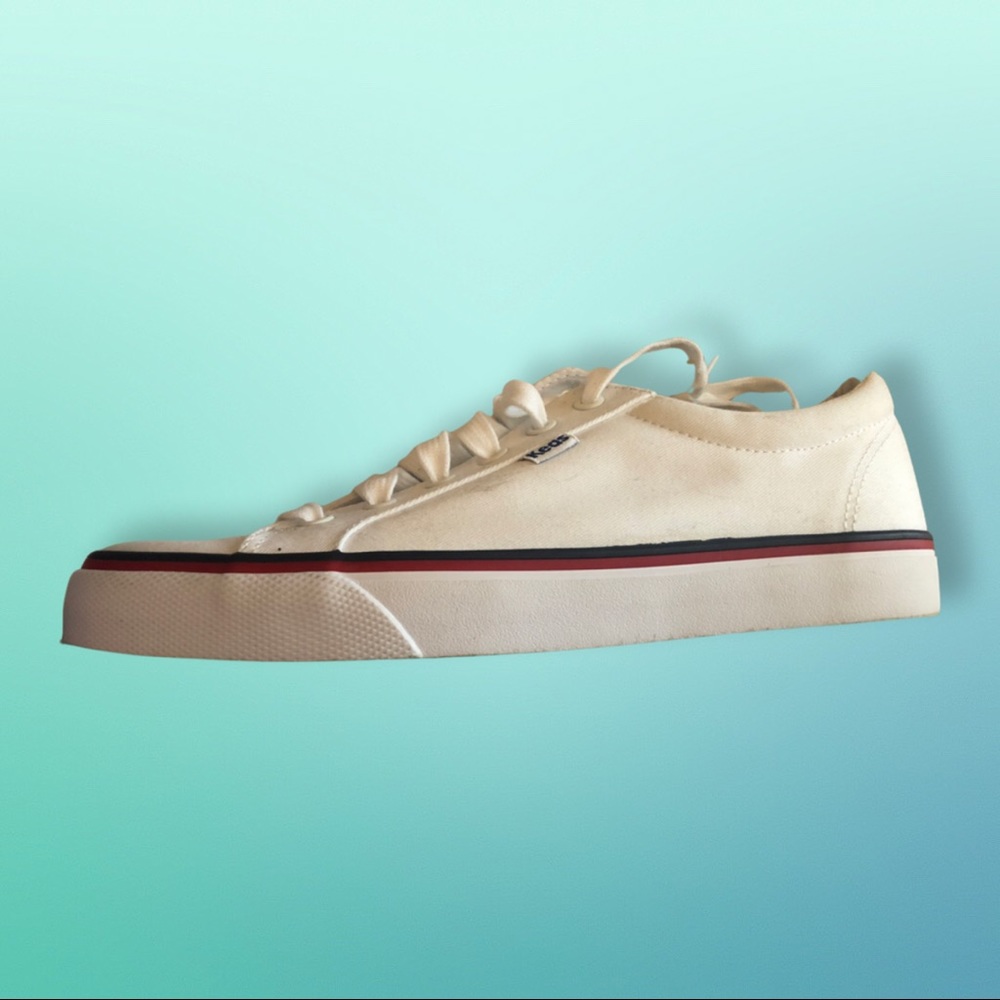 Keds Canvas Shoe. Lace up.